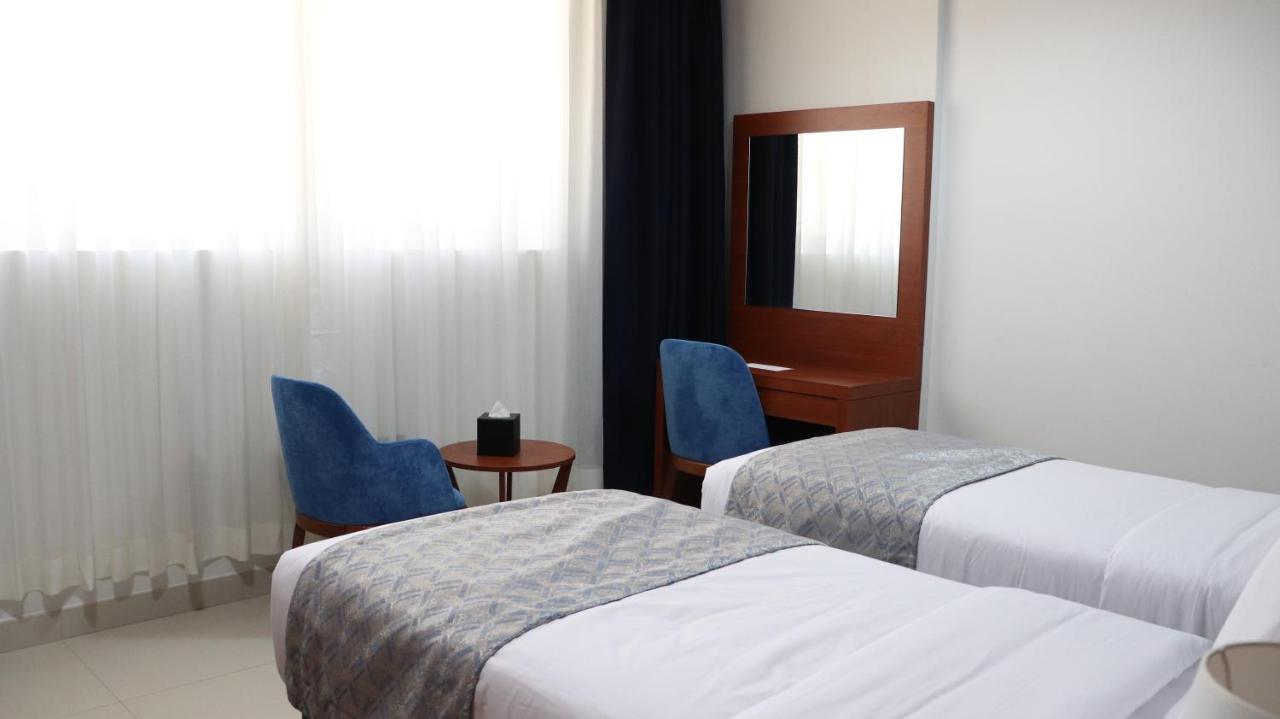 Al Riyadh Hotel Apartments Abu Dhabi Exterior photo