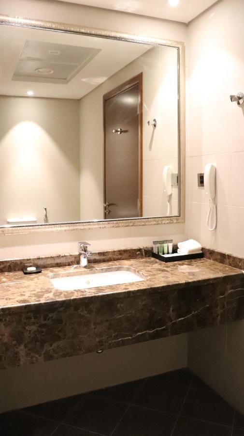 Al Riyadh Hotel Apartments Abu Dhabi Exterior photo