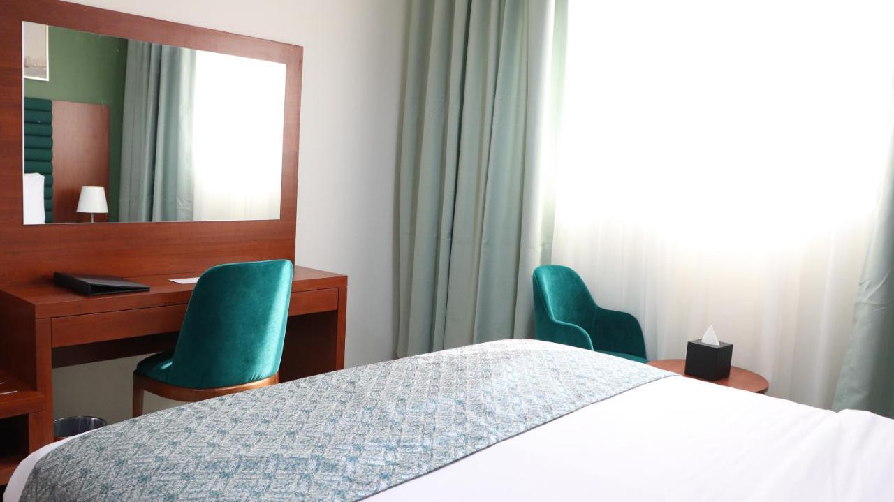 Al Riyadh Hotel Apartments Abu Dhabi Exterior photo